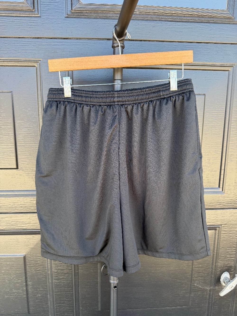 Used! Men's SKIMS Soft Black Athletic Drawstring Gym Shorts Size Large
